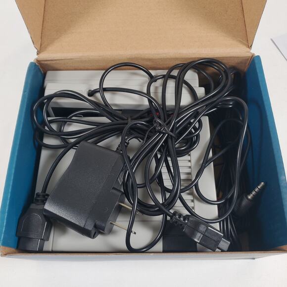 MINI GAME Anniversary Edition ENTERTAINMENT SYSTEM builtin 620 Classic Games ATL - Picture 5 of 6